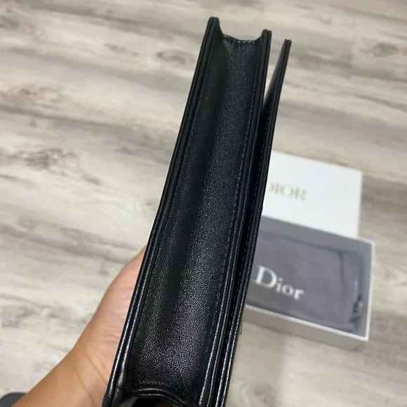 Used - Picture 4 of 12